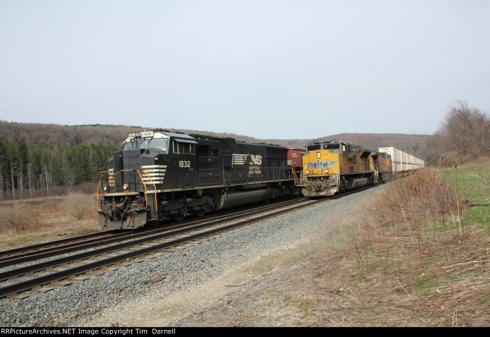 NS 1832, UP 8775